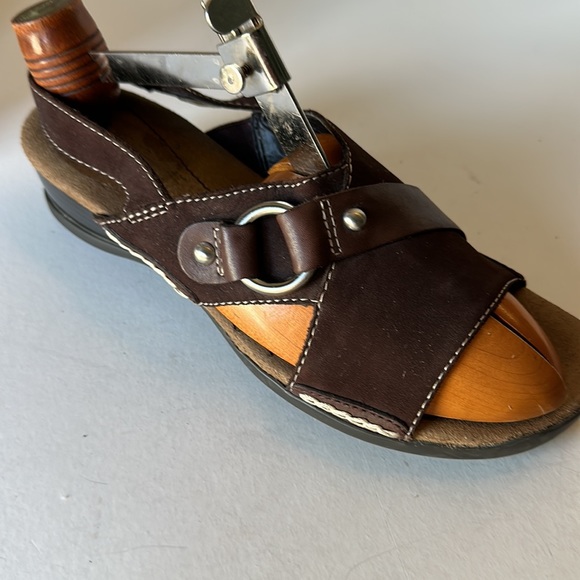 Naturalizer brown suede sandals, brown leather decorative strap, 7.5M, EUC - Picture 1 of 7